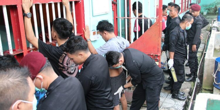 Jelang Lebaran, Lapas Bangko Gelar Razia Halinar Bersama TNI-Polri