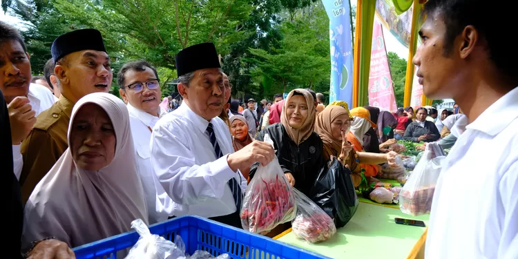 Wagub Sani Apresiasi Gerakan Pangan Murah Dalam Menstabilkan Pasokan dan Harga Pangan Jelang Idul Fitri 1445