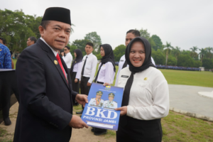 Gubernur Jambi Serahkan SK Pegawai PPPK 1.860 di Lingkungan Kerja Pemprov Jambi
