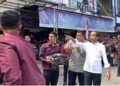 Presiden Jokowi dinilai mengeluarkan sejumlah kebijakan yang membebani masyarakat menjelang akhir jabatannya.