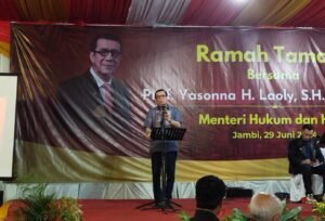 Menteri Hukum dan HAM Yasonna Laoly Hadiri Acara Ramah Tamah Pentahbisan Gereja BNKP Jambi