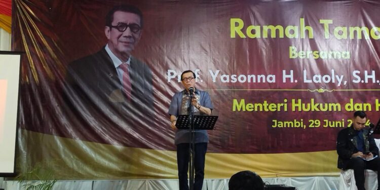 Menteri Hukum dan HAM Yasonna Laoly Hadiri Acara Ramah Tamah Pentahbisan Gereja BNKP Jambi