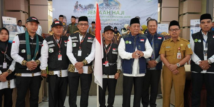 Abdullah Sani Lepas Keberangkatan CJH Kloter 22 Provinsi Jambi di Asrama Haji