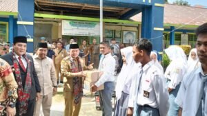 Dumisake Bantuan Pendidikan 553 Siswa SMK, SMA dan SLB di Sarolangun Diserahkan Langsung oleh Al Haris