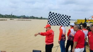 Buka Lomba Perahu Tradisional, Gubernur Al Haris: Terima Kasih Telah Menjaga Tradisi Leluhur