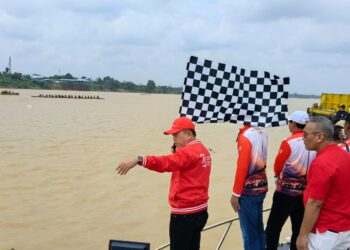 Buka Lomba Perahu Tradisional, Gubernur Al Haris: Terima Kasih Telah Menjaga Tradisi Leluhur