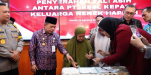Pemerintah Provinsi Jambi Fasilitasi Pemberian Tali Asih Kepada Keluarga Nenek Apsah