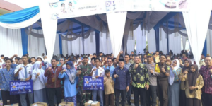 Al Haris Serahkan Bantuan Dumisake Pendidikan Kepada 1.061 Siswa di Bungo dan Tebo