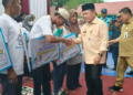 Gubernur Jambi Serahkan Bantuan Dumisake Kepada Warga Tanjungjabung Timur
