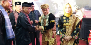 Al Haris Dianugerahi Gelar Kehormatan Oleh Lembaga Kerapatan Adat Alam Minangkabau Pariaman