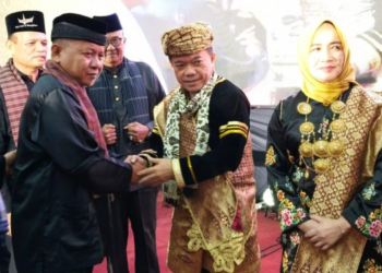 Al Haris Dianugerahi Gelar Kehormatan Oleh Lembaga Kerapatan Adat Alam Minangkabau Pariaman