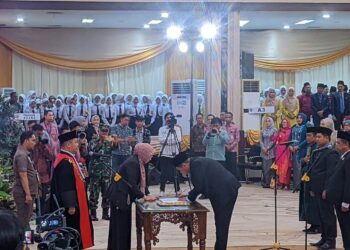 Kemas Faried Dilantik Menjadi Ketua DPRD Kota Jambi, Ini Pesannya