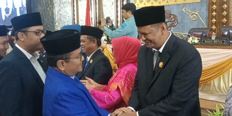 Dilantik Jadi Wakil Ketua DPRD Kota Jambi, Naim Diminta Maulana Serap Aspirasi dan Bantu Rakyat