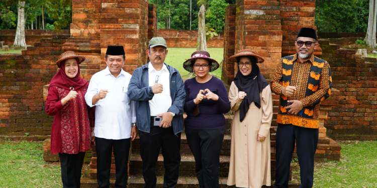 Gubernur Jambi Dampingi Kunker Menteri Perencanaan Pembangunan Nasional Dalam Meninjau Proyek Museum KCBN Candi Muarojambi