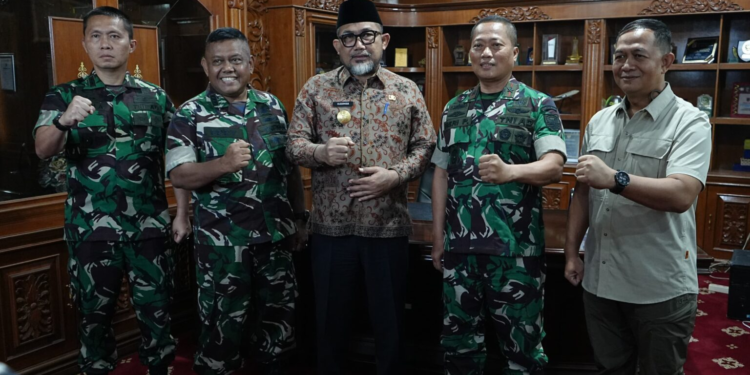 Pjs Gubernur Jambi Didampingi Kadis Kominfo Sambut Pejabat Baru Komandan Korem 042/Gapu