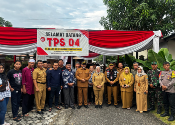 Sekda Sudirman Tinjau 3 Lokasi TPS dan Berikan Apresiasi Kepada KPPS yang Telah Mempersiapkan Dengan Baik