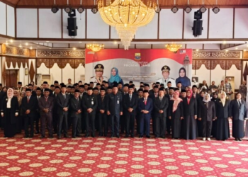 Gubernur Jambi Lantik Puluhan Kepala Sekolah dan Pejabat Fungsional di Auditorium Rumah Dinas Gubernur Jambi