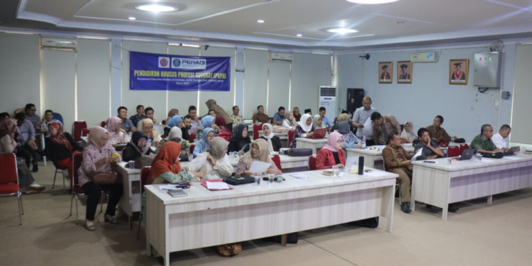 Dekan FH UNJA Hadiri Rapat Evaluasi dan Persiapan Perkuliahan Semester Genap