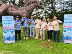 Ramadan Penuh Berkah, PT Mayang Mangurai Jambi Bagi-Bagi Takjil pada Para Pengguna Jalan