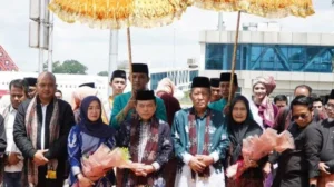Gubernur Jambi Al Haris dan Wakilnya Kembali dari Retret Akmil Magelang, Disambut Meriah