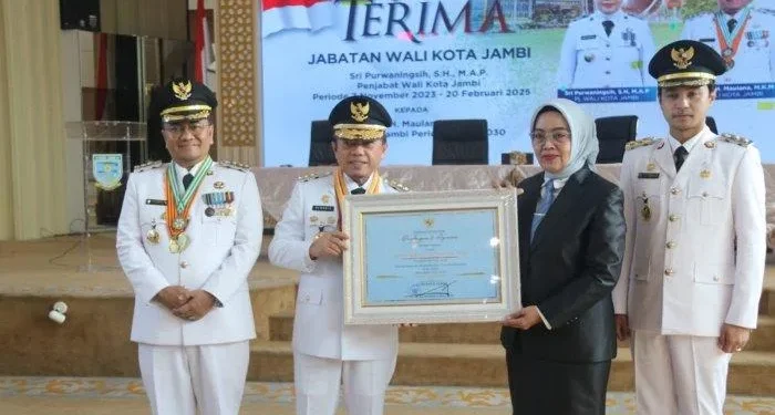 SERTIJAB WALI KOTA - Gubernur Al Haris Perkuat Sinergi dengan Pemerintah Kota Jambi, Senin (3/3/2025) pagi.
