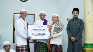 Safari Ramadhan, Al Haris Serahkan Bantuan CSR dan Bantuan Sembako Bagi Masyarakat Danau Teluk