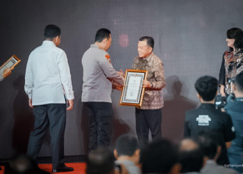 Gubernur Jambi Raih Penghargaan Bergengsi Tingkat Nasional dari Kapolri Jendral Listyo Sigit Prabowo