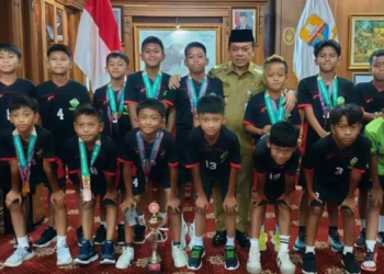 Gubernur Jambi Antusias Sambut Keberhasilan Tim Muda SSB JTC Raih Juara 3 Ajang U-11