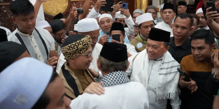 Al Haris Hadiri Tabligh Akbar Bersama Buya Yahya di Masjid Agung Al-Falah Kota Jambi