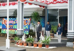 Gubernur Al Haris Pimpin Upacara Peringatan HUT ke-80 Radio Republik Indonesia di Halaman Kantor RRI Jambi