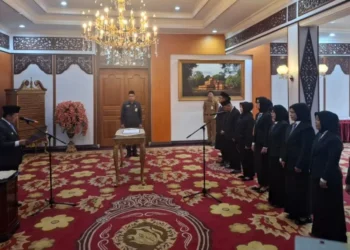 Lantik Kepala SMA, SMK dan SLB, Al Haris: Ciptakanlah Generasi yang Cerdas