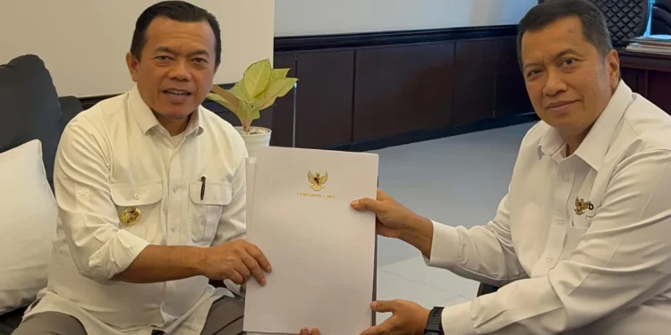 Tunjukkan Keseriusannya, Gubernur Jambi Al Haris Antar Langsung Berkas Pengusulan PPPK Paruh Waktu ke Kementerian PANRB