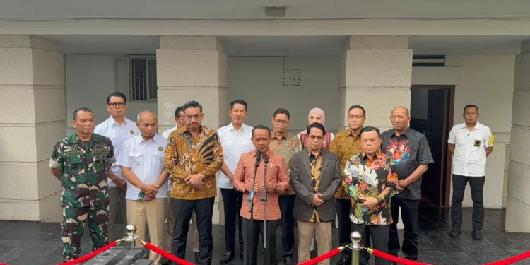 Hadiri Rapat Nasional Penanganan Sumur Minyak Masyarakat, Gubernur Al Haris Dorong Legalisasi Sumur Minyak Rakyat