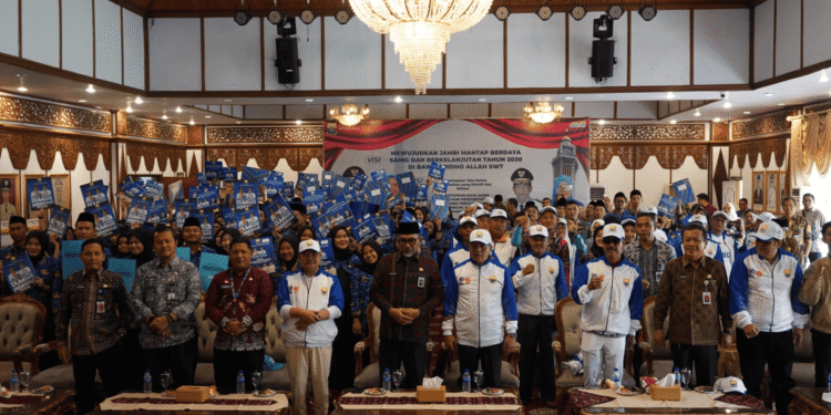 Sekda Sudirman Lepas 113 Atlet Korpri Provinsi Jambi untuk Ikuti PORNAS XVII KORPRI Tahun 2025 di Sumatera Selatan