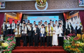 Kukuhkan Pengurus MUI Jambi Masa Khidmat 2025–2030, Al Haris Tekankan Tali Tigo Sepilin Harus Kompak