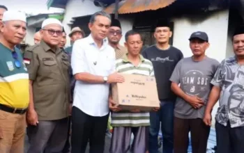 Wabup Junaidi Mahir Salurkan Bantuan Darurat untuk Korban Kebakaran di Simpang Limo