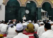 Safari Subuh di Masjid Ar-Raudhah Telanaipura, Gubernur Al Haris Ajak Warga Makmurkan Masjid