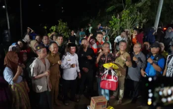 Tinjau Banjir di Merangin, Gubernur Al Haris Salurkan Bantuan dan Janjikan Perahu Gratis