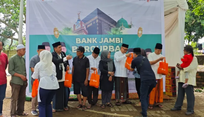 Bank Jambi Kurban 42 Ekor Sapi dan 4 Ekor Kambing pada Hari Raya Idul Adha 1447 Hijriah