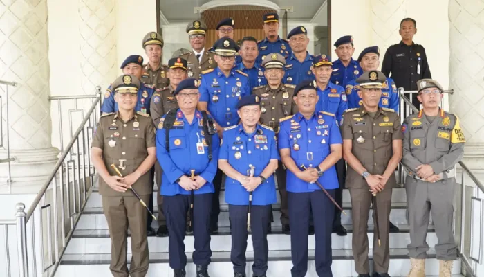 Pimpin Upacara HUT Damkar ke-107, Satpol PP ke-76 dan Satlinmas ke-64, Gubernur Al Haris: Momentum Meningkatkan Pelayanan Kepada Masyarakat