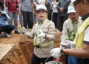 Gubernur Al Haris Letakkan Batu Pertama Pembangunan RSUD Bukit Tengah di Kerinci
