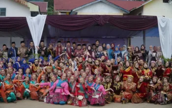 Hadiri Kenduri Sko Lima Desa Tanjung Pauh Mudik, Gubernur Al Haris Apresiasi Tradisi jadi Pemersatu dan Dorong Perbaikan Sarana Desa