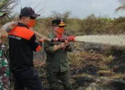 Turun Langsung Padamkan Karhutla di Air Merah, Gubernur Al Haris: Api Sudah 3 Hari, Gambut Sulit Dipadamkan